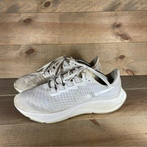 Nike air zoom Pegasus 37 womens size 11 shoes gray athletic running sneakers